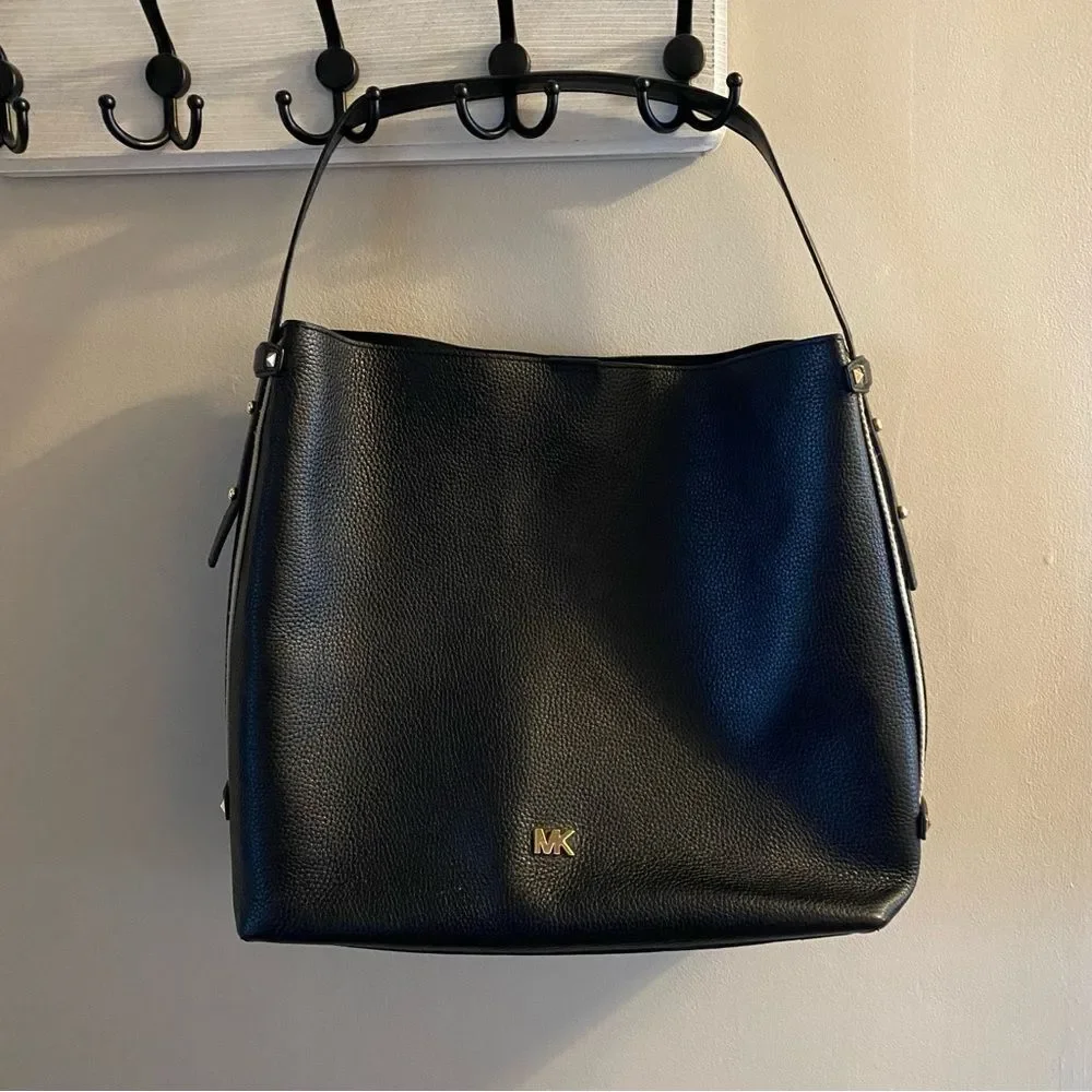 Michael Kors Griffin Large Shoulder Bag with additional pouch